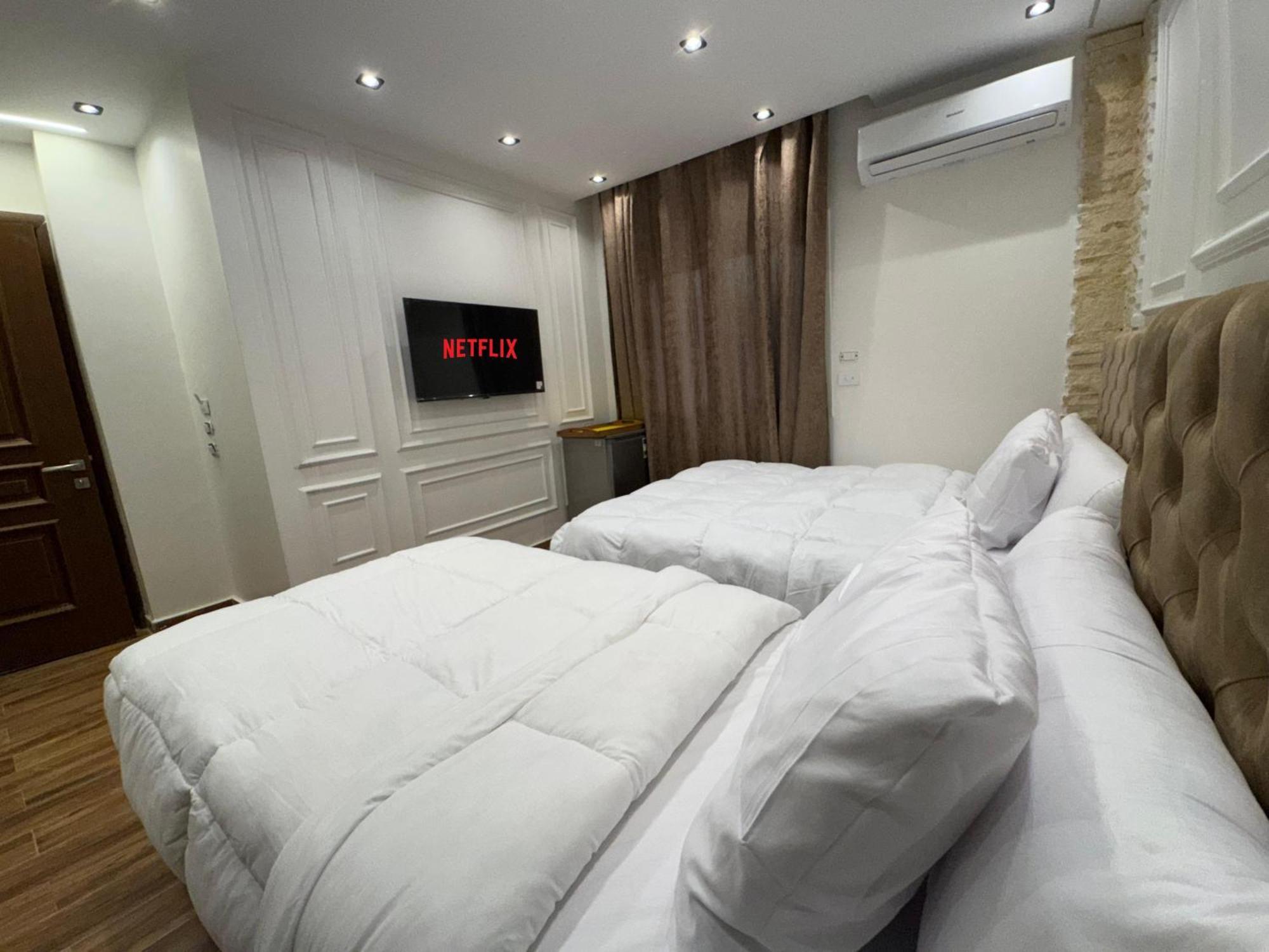 New White Pyramids Inn Ghatati Exterior photo