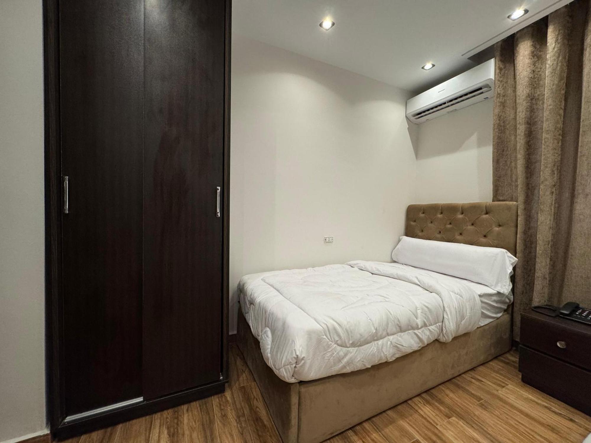 New White Pyramids Inn Ghatati Exterior photo